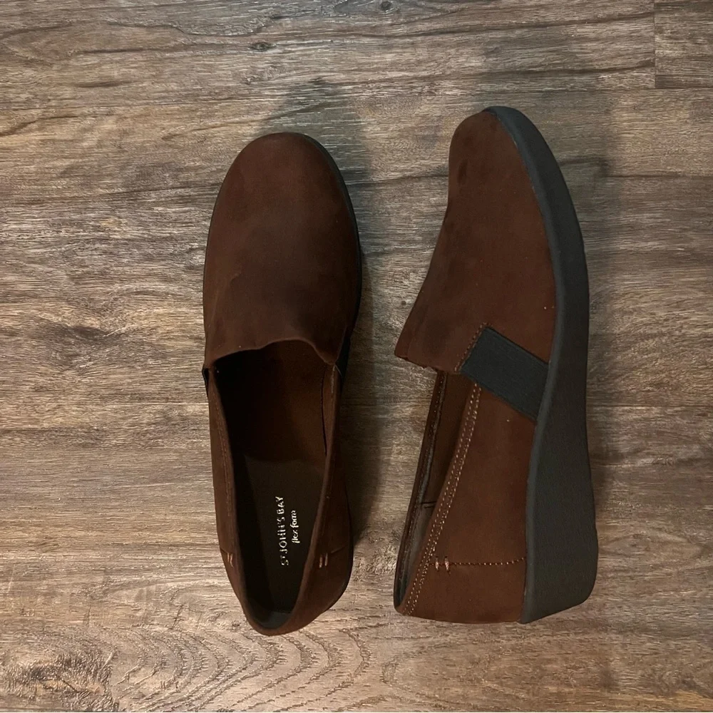 St John’s Bay Pemba Dark Brown Wedge Slip On Loafer w/ Flex Form Inserts Size 8